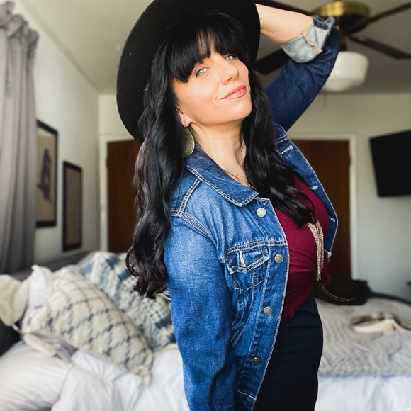 Sovereignty Catalyst • Word Witch • Creative Provocateur • Author - Picture 4 of 8